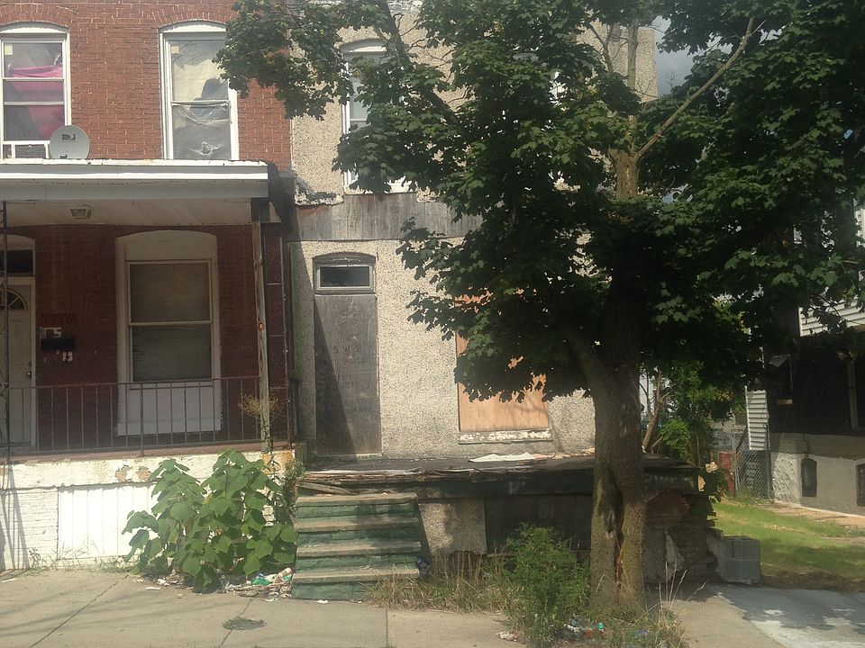 2nd image of 1542 Carswell St