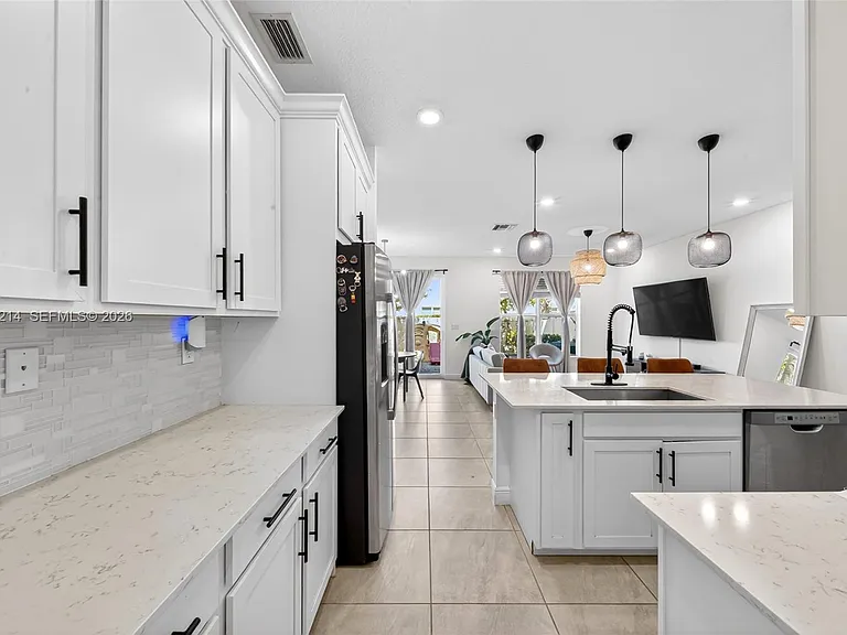 4349 Veleiros Ave — Photo 31