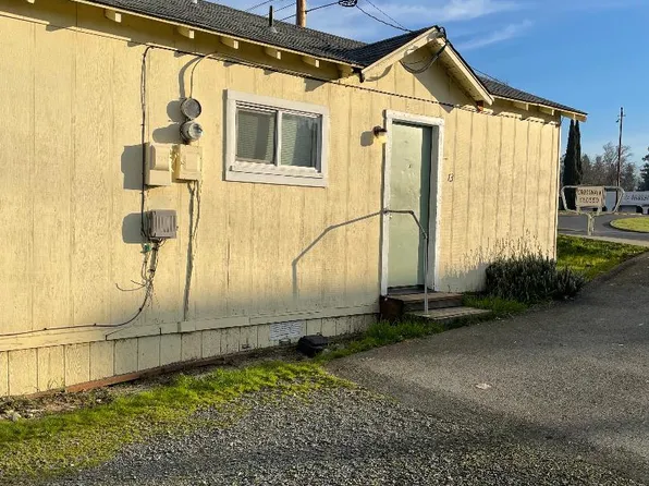 2 bed, 1.0 bath, $1,150, 204 Redwood Hwy #13, Grants Pass, OR 97527