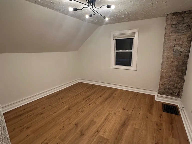 3912 Whitman Ave — Photo 9