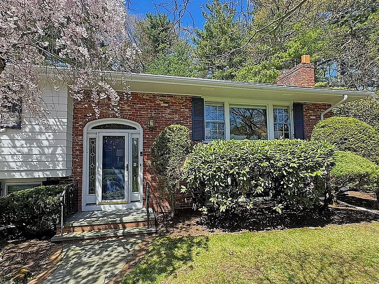 43 Sherburn Cir — Photo 27