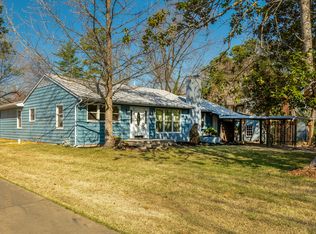 1004 S Taylor Dr, Carbondale, IL 62901