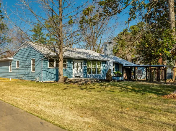 1004 S Taylor Dr, Carbondale, IL 62901