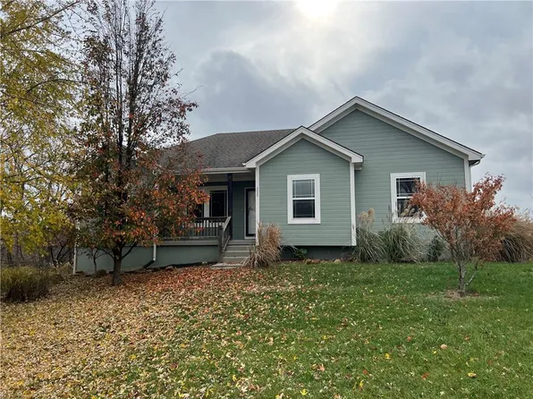 111 E Timberlake Dr, Lone Jack, MO 64070