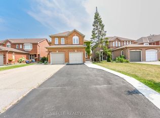 3826 Allcroft Rd, Mississauga, ON L5N6V6