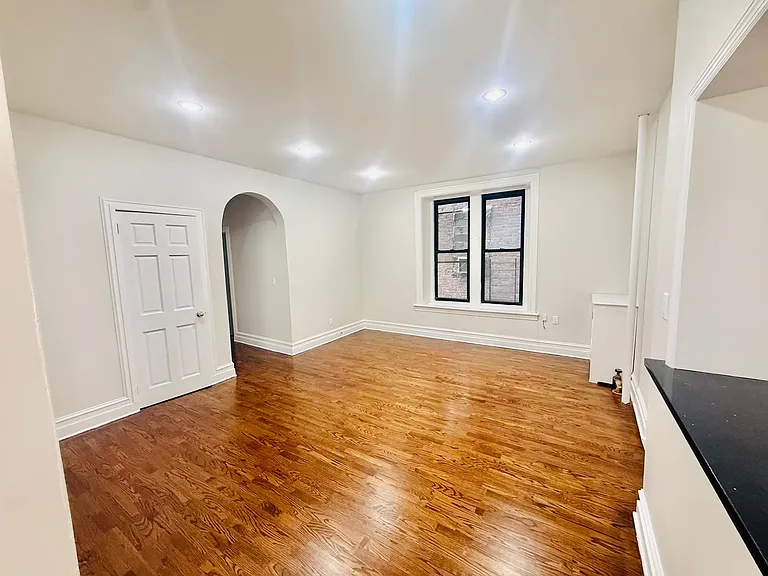 61 W 74th St #2D — Photo 2