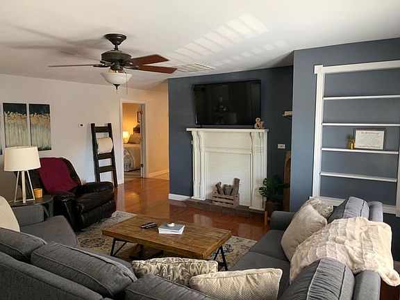 3rd image of 4338 Hegner Ave