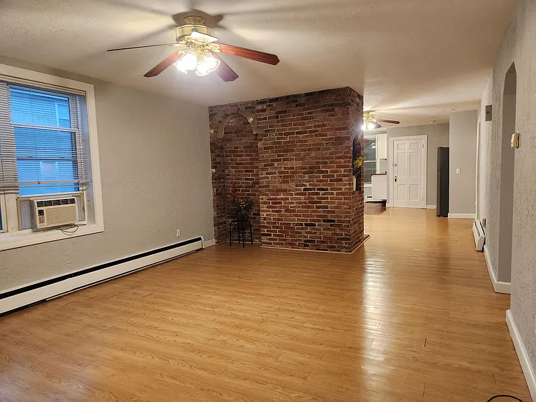 186 Auburn St #1 — Photo 8