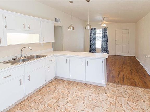 4th image of 1028 NE 13th St