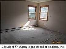 5th image of 106 Evergreen Ave