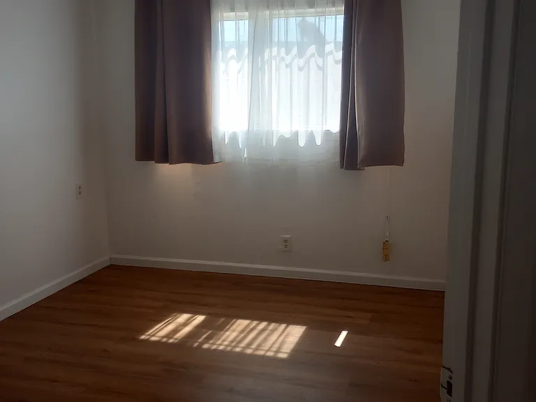 332 Willard Ave — Photo 10