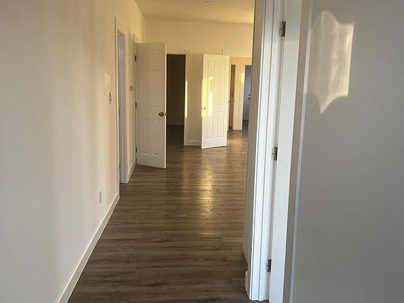 3rd image of 3900 La Salle Ave #3902