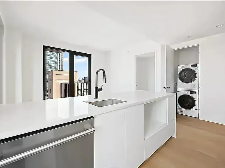 224 W 124th St #406 — Photo 8