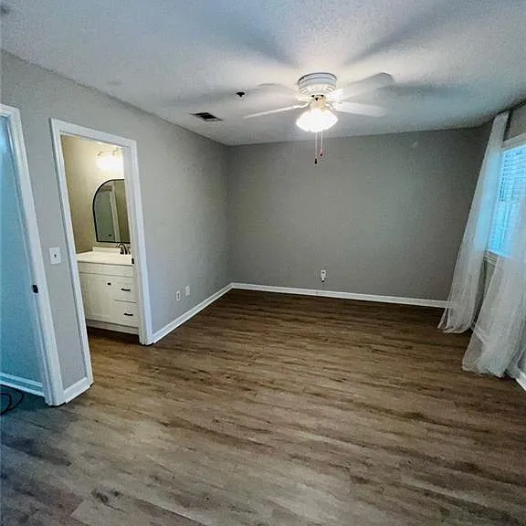 138 Sterling Ct — Photo 18