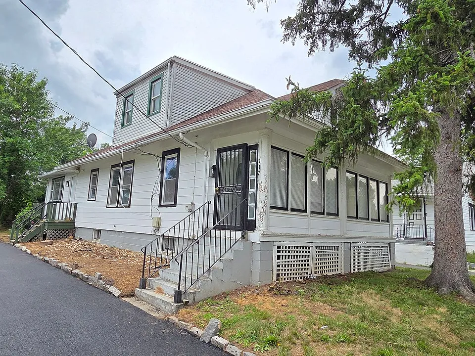117 Browning Ave