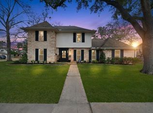 1018 Candlelight Ln, Houston, TX 77018