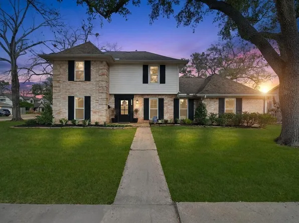 1018 Candlelight Ln, Houston, TX 77018