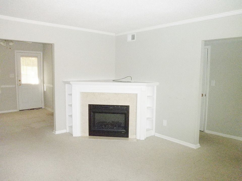 2nd image of 4731 Tower Rd