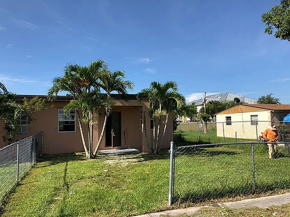 5th image of 705 707 Nw 10th St