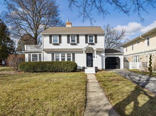 315 W Main St, Waunakee, WI 53597