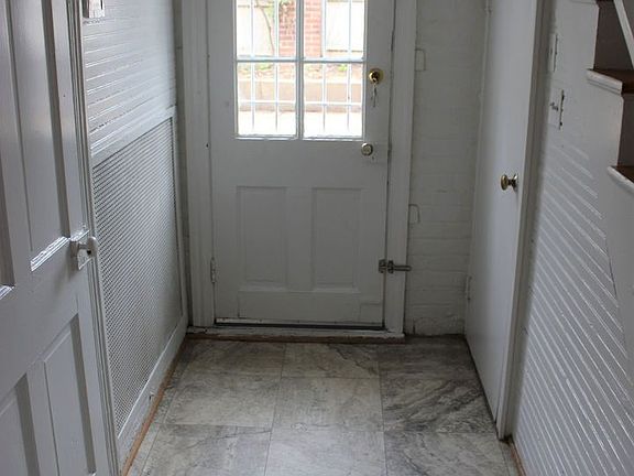 3rd image of 205 S Columbus St