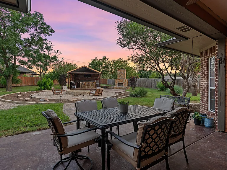 10141 Aragon Dr — Photo 2