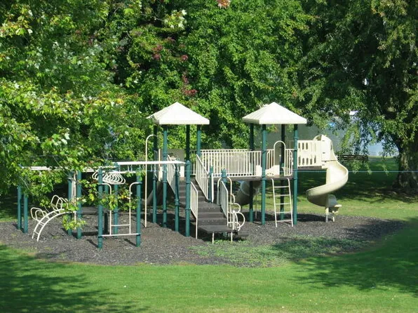 14040 Killorglin Ln, Cement City, MI 49233