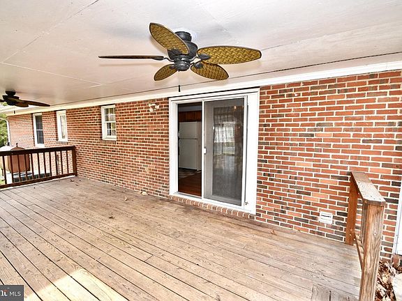 3rd image of 16000 Tiffany Ln