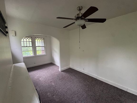 4th image of 27 Shaw Ave #2