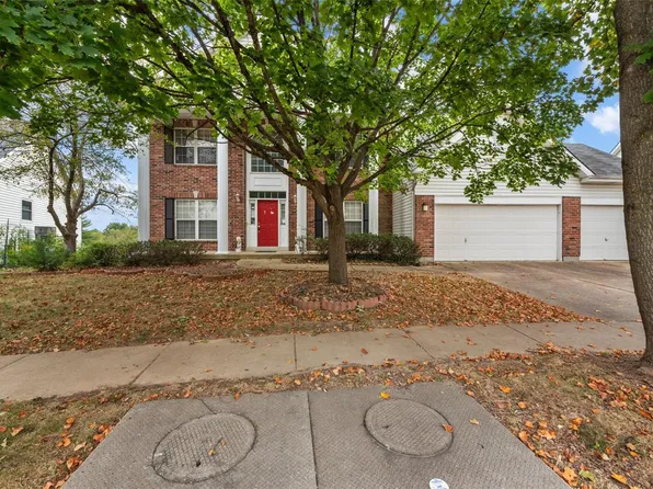 710 Castle Pines Dr, Ballwin, MO 63021