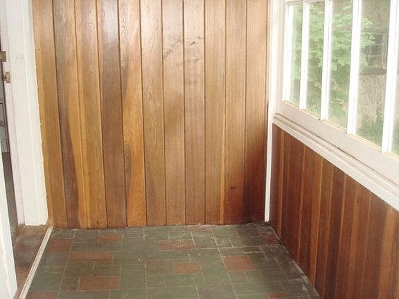 enclosed mudroom