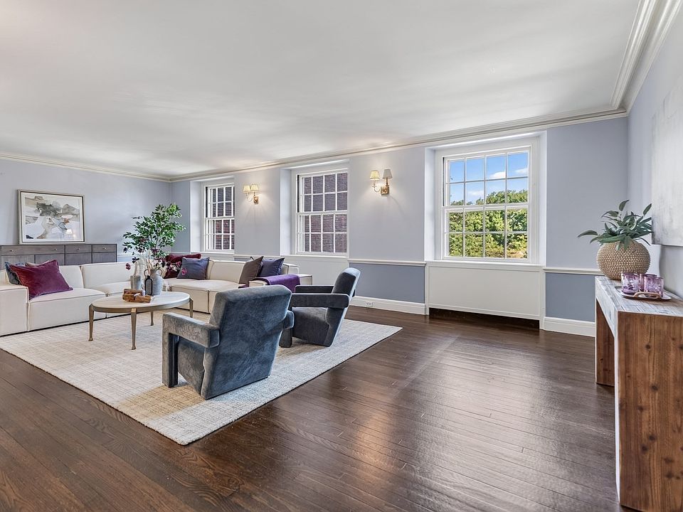 1st image of 172 Beacon St #3
