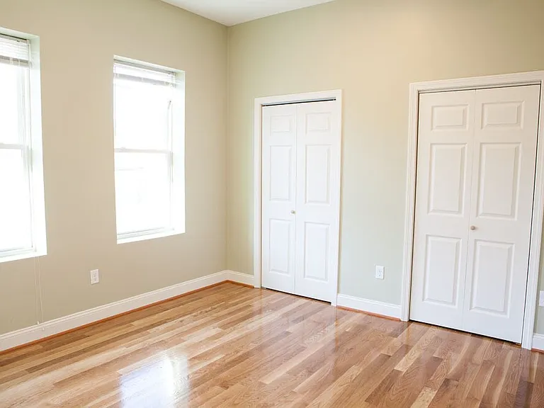303 Dudley St #2R — Photo 2