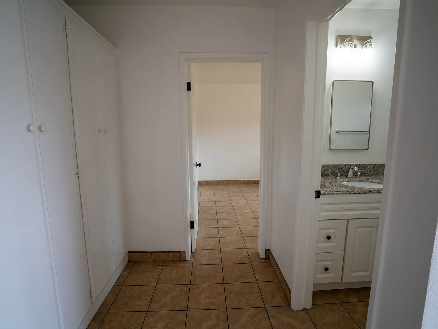 1 bed, 778 sqft, $2,100 — Photo 4