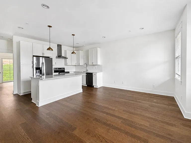 228 Allison Way — Photo 2