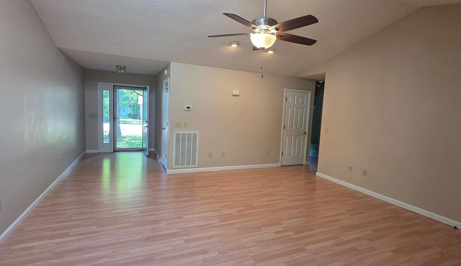 Great location, convenient to everything! — Photo 4