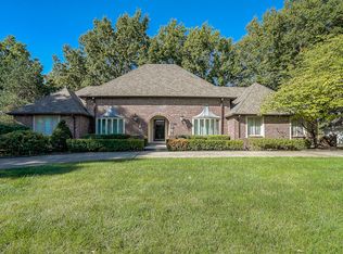 10112 Howe Dr, Leawood, KS 66206