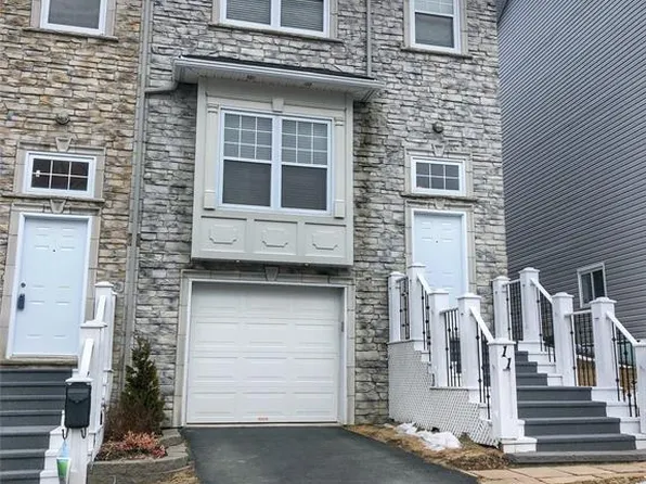 11 King Edward Place, St. John's, NL A1A0E3