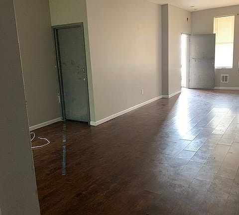 5th image of 2024 E Cambria St Floor 1