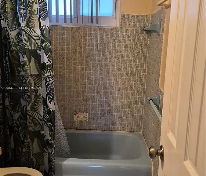 7220 Pembroke Rd #8 — Photo 5