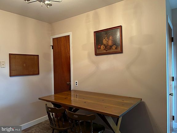 5th image of 308 Chapel Ave