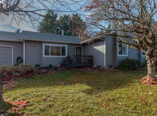 848 Adams Loop, Hood River, OR 97031