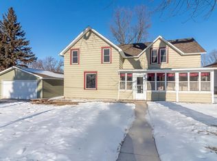 264 W Minnesota St, Le Center, MN 56057