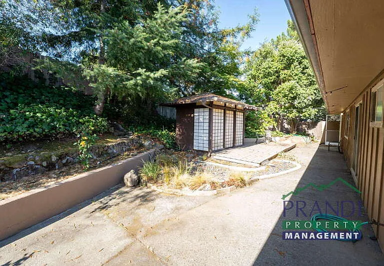 20 Portola Ave — Photo 18