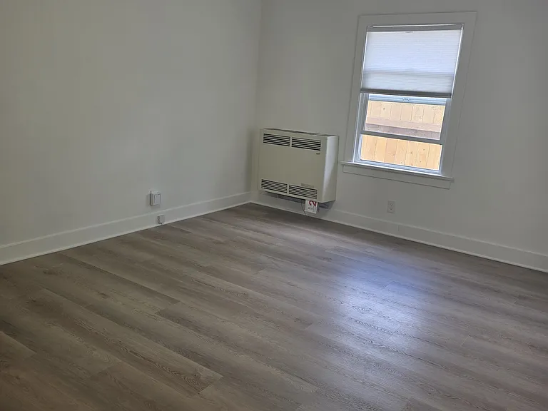 85 S Grand Oaks Ave — Photo 7