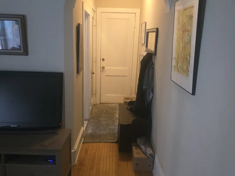 2404 Fremont Ave S #5 — Photo 3