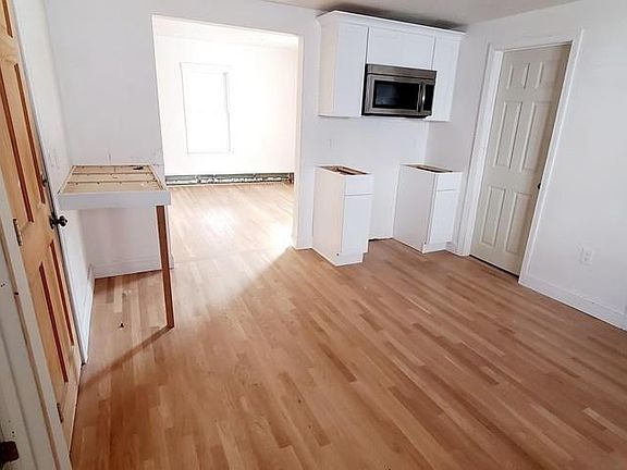 5th image of 14 Abbott St #1