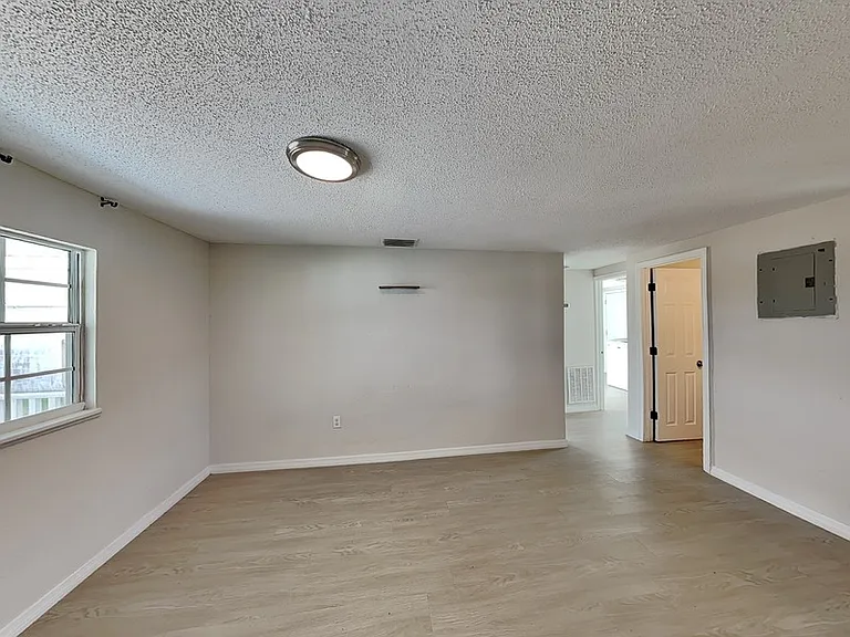 502 Dunbar Ave — Photo 9