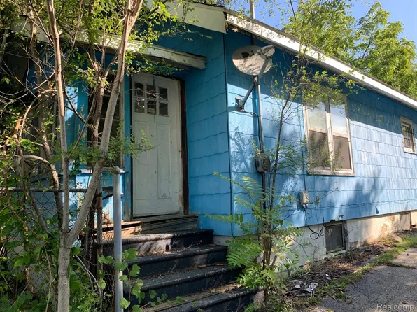 3702 Cassius St, Flint, MI 48505