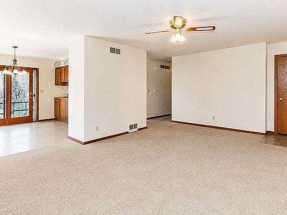 5th image of 1380 Bertram St